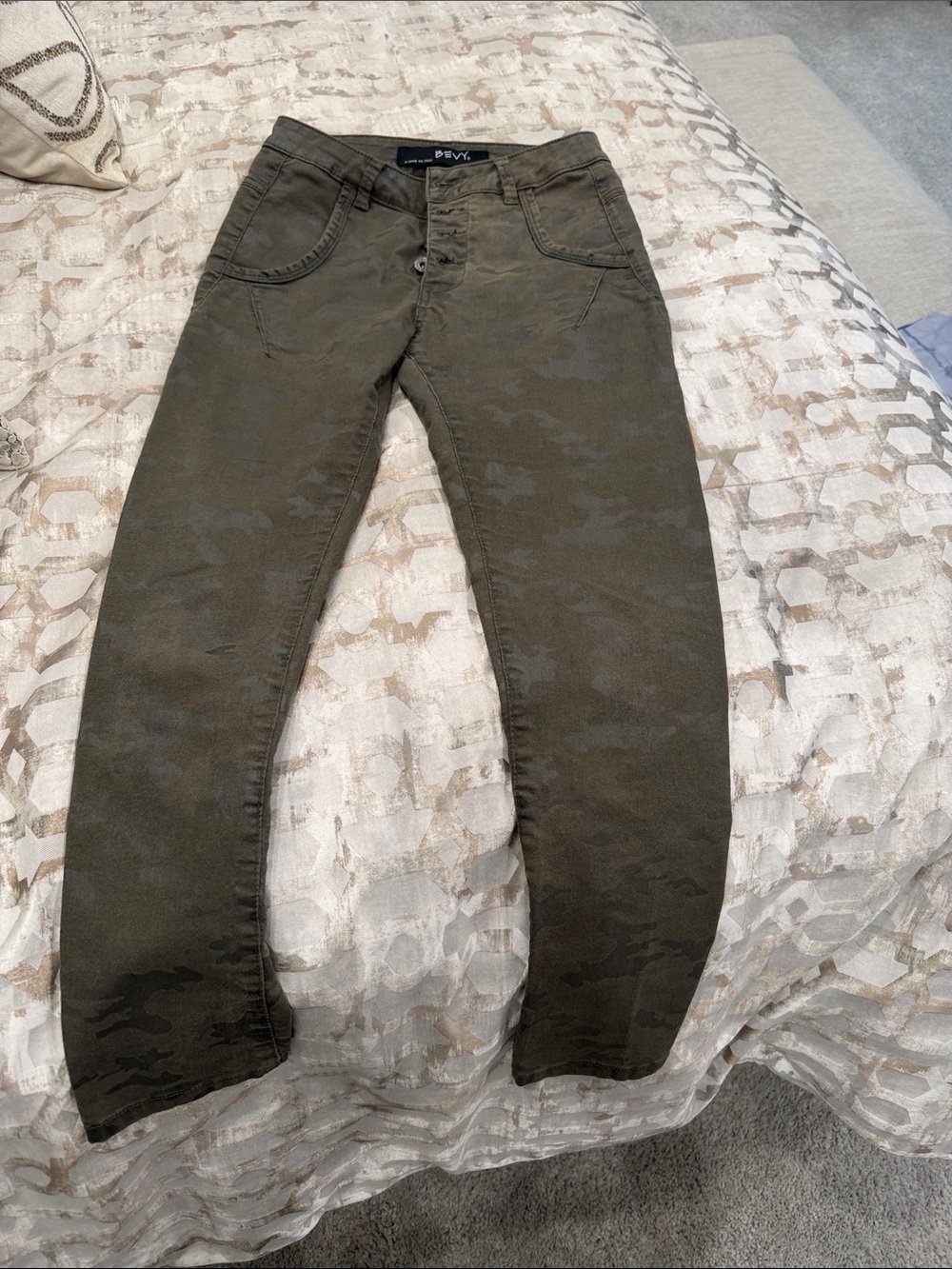 Women's Skinny Jeans in Olive Camo